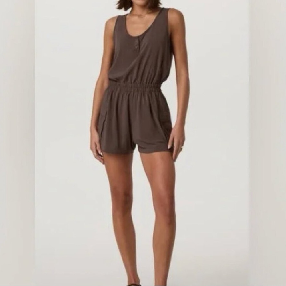 Vuori Cocoa Sleeveless Romper